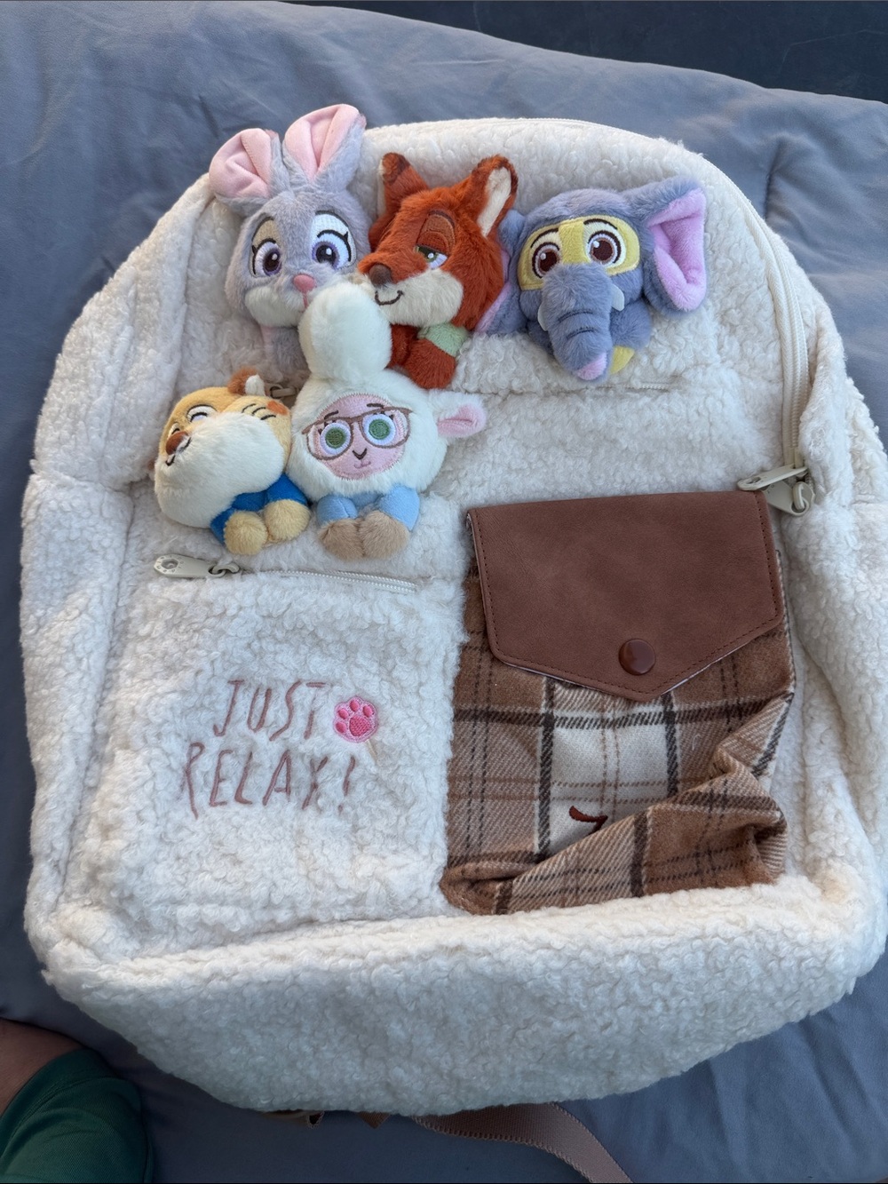 Fluffy Zootoopia Backpack - Cream "Just Relax"